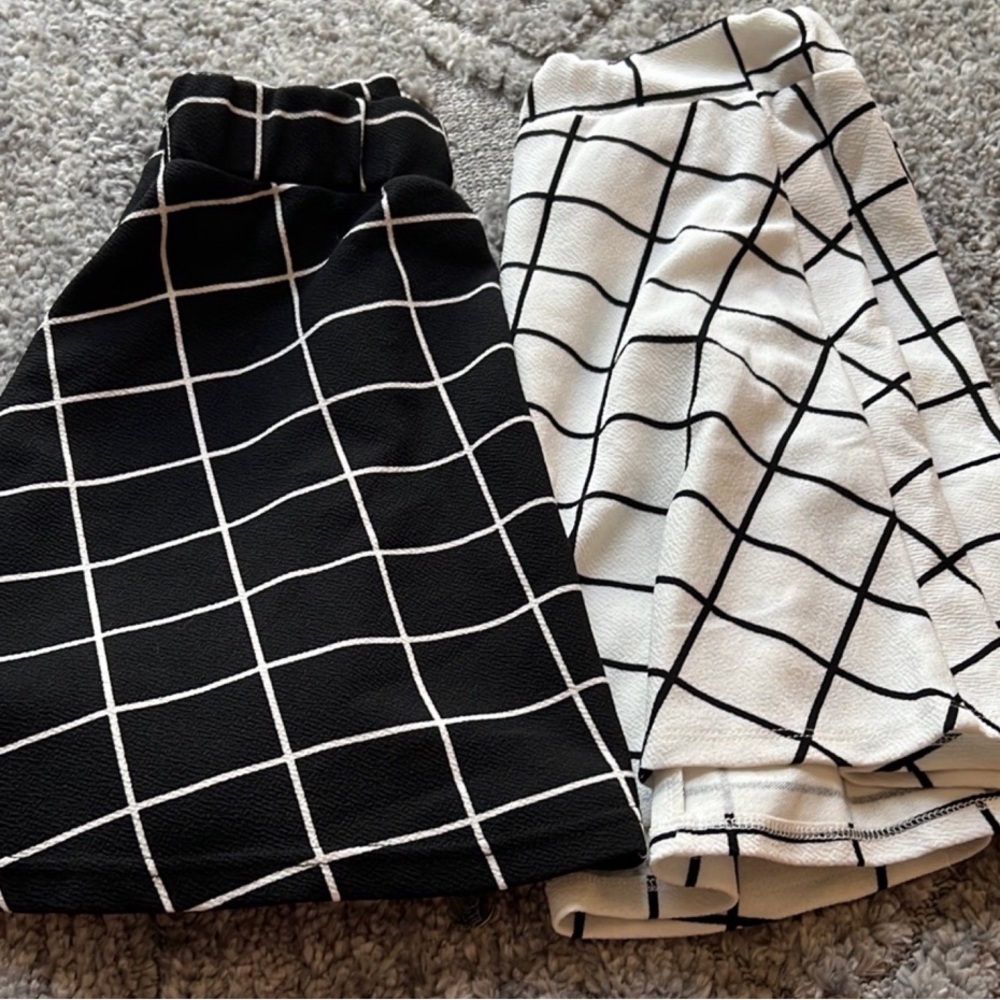 2 Black and White Flare Mini Skirts Grid Pleated skirts Plaid two skirts